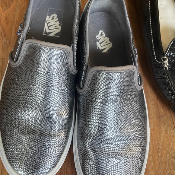 Vans sneakers size 9 - Picture 3 of 4